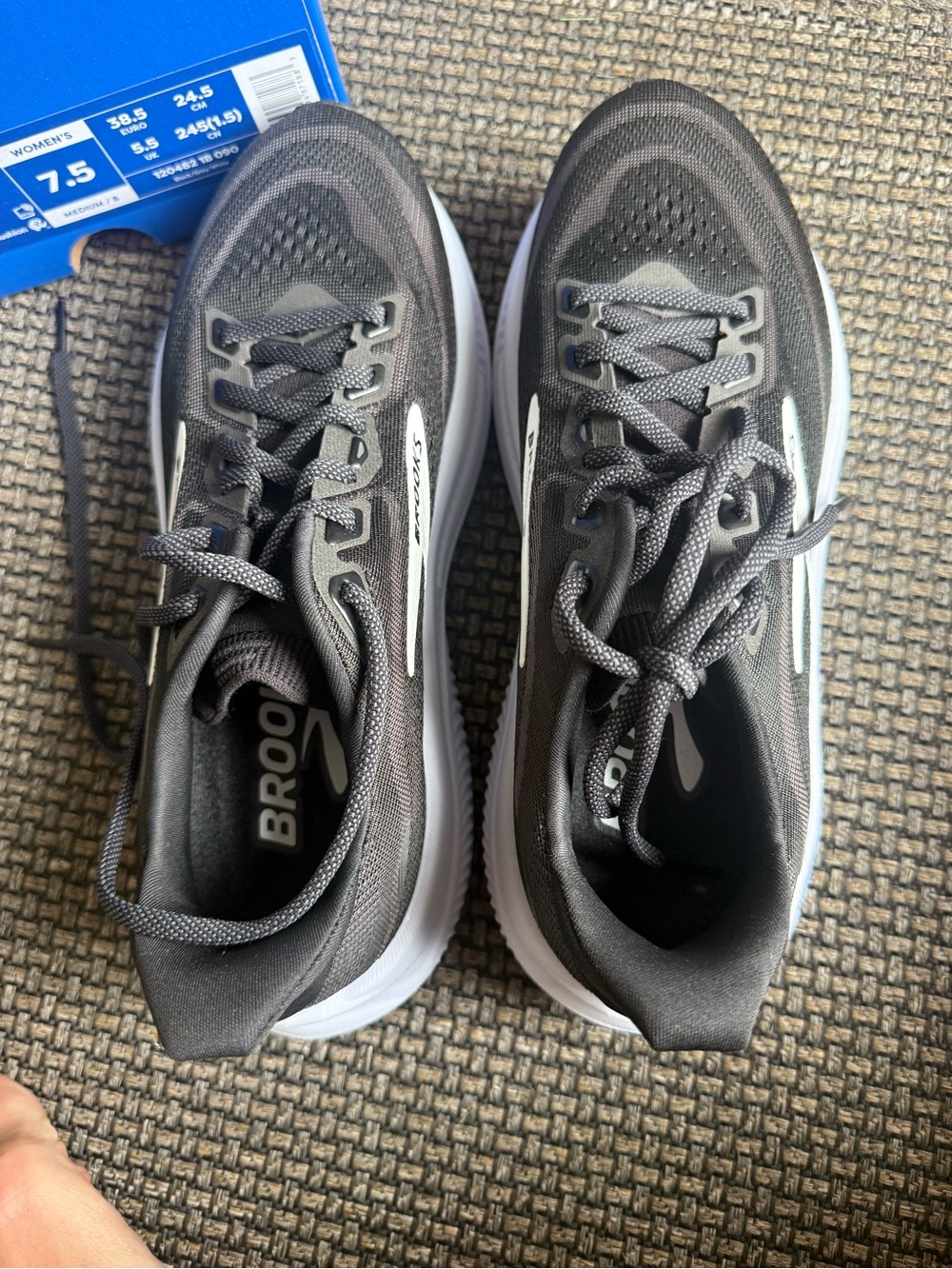 NWT!
Women’s Brooks ghost 18 7.5m Black Running Shoes - Picture 5 of 6